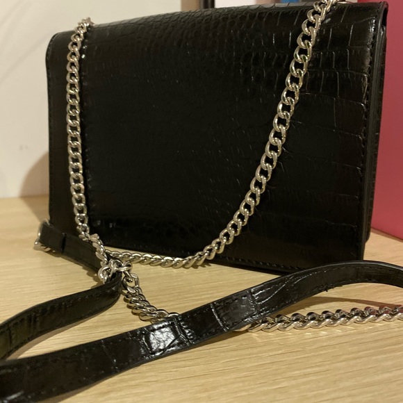 🌻Bilinni Black Faux Croc Cross body bag - Picture 2 of 5